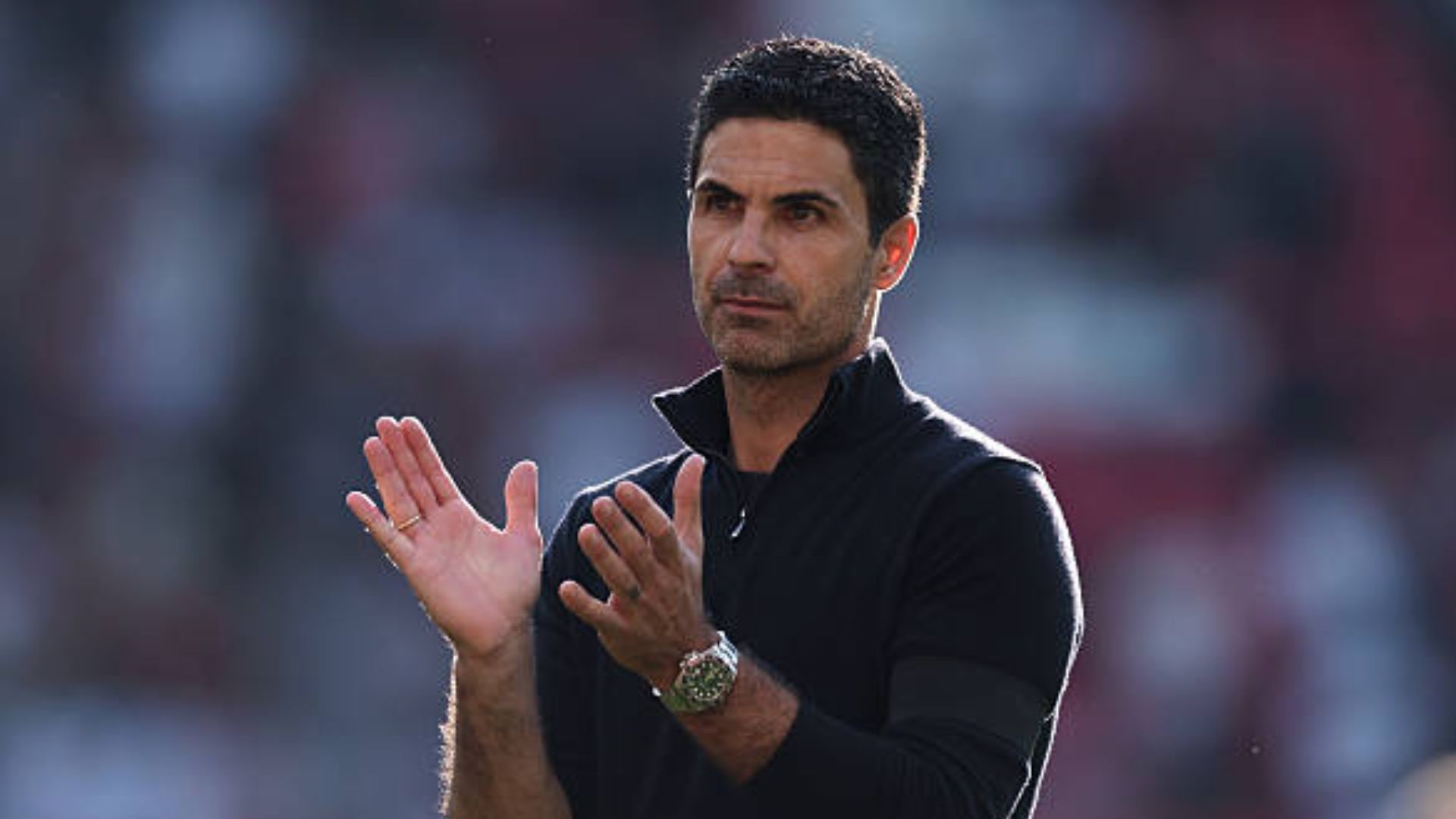 Mikel Arteta applauding Arsenal fans