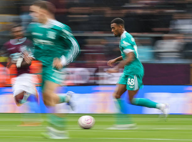 Ryan Gravenberch running with the ball against Burnley.